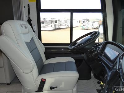 2026 Fleetwood Discovery LXE - Photo 8