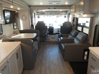 2024 Thor Motor Coach Luminate - Photo 6