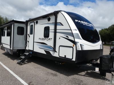 2022 KEYSTONE 2870RL — front three-quarter view