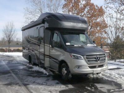2020 TIFFIN 25RW — front three-quarter view