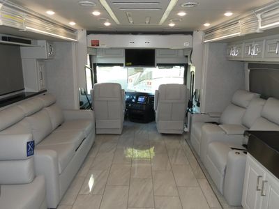 2026 Fleetwood Discovery LXE - Photo 6