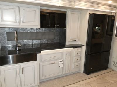 2026 Fleetwood Discovery LXE - Photo 7