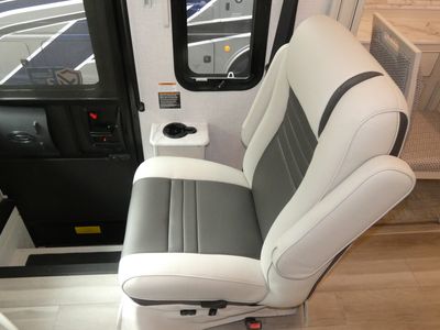 2026 Holiday Rambler Nautica - Photo 12