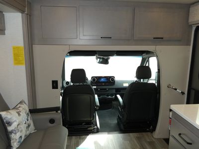 2026 Holiday Rambler Element - Photo 6