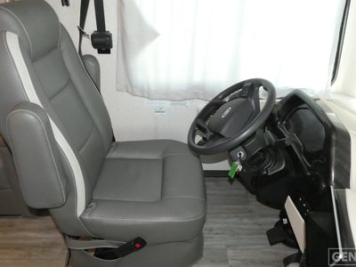 2024 Thor Motor Coach Luminate - Photo 8