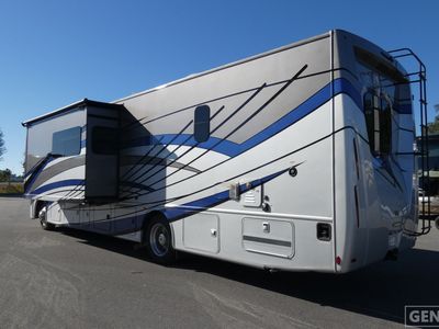 2024 Thor Motor Coach Luminate - Photo 3