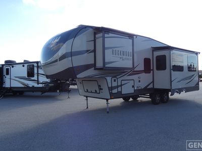 2022 Forest River Rockwood Ultra Lite - Photo 2