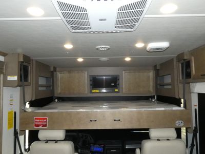2026 Fleetwood Bounder - Photo 13