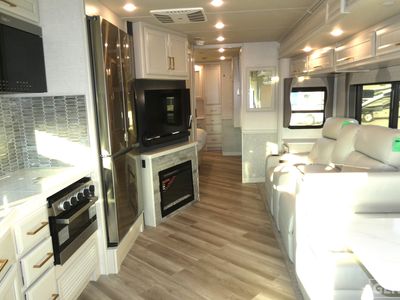 2026 Fleetwood Bounder - Photo 5