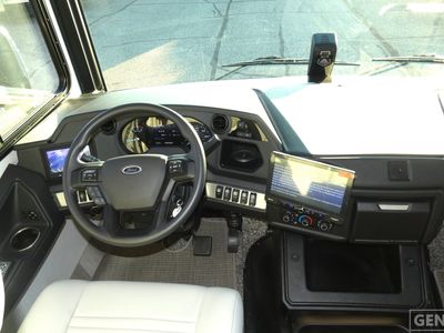 2026 Fleetwood Bounder - Photo 9