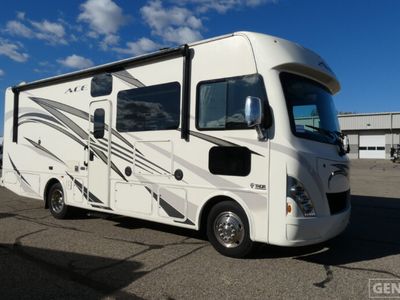 2018 THOR 27.2 — front three-quarter view