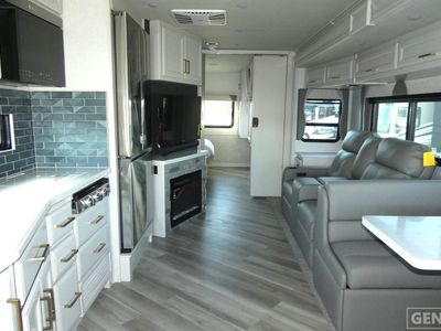 2026 Fleetwood Bounder - Photo 5