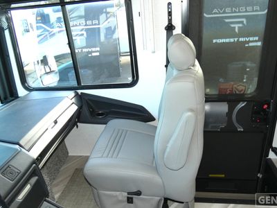 2026 Fleetwood Bounder - Photo 11