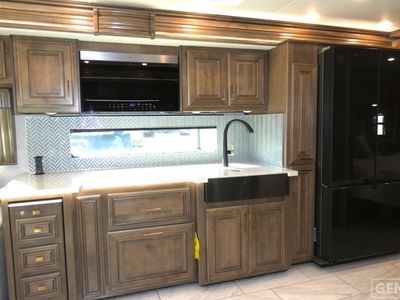 2026 Fleetwood Discovery LXE - Photo 7