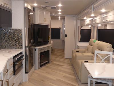 2026 Fleetwood Bounder - Photo 5