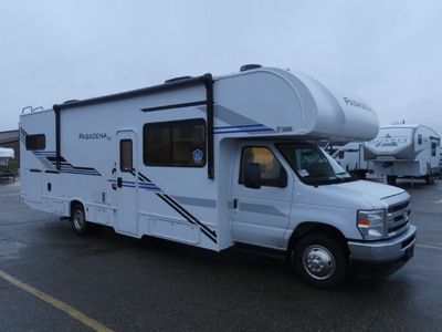 2026 THOR SL31 — front three-quarter view