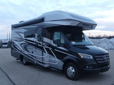 2021 JAYCO 24RP — front three-quarter view