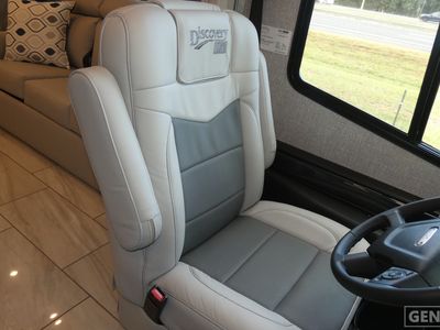 2026 Fleetwood Discovery LXE - Photo 8