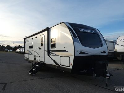 2023 KZ 241RLK — front three-quarter view