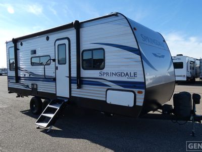 2021 KEYSTONE 202RD — front three-quarter view