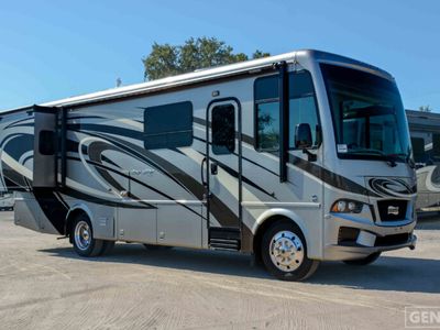 2019 NEWMAR 3014 — front three-quarter view