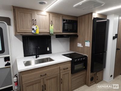 2026 Coachmen Freedom Express Select - Photo 13