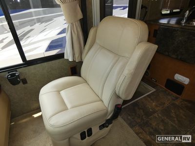 2013 Winnebago Sunstar - Photo 12