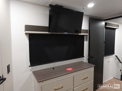 2026 Grand Design Influence - Photo 13