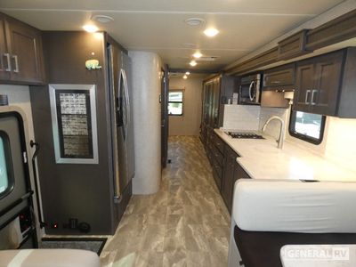 2023 Thor Motor Coach Challenger - Photo 5