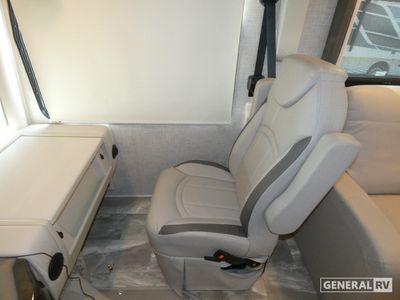 2023 Thor Motor Coach Challenger - Photo 13