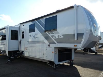 2026 OPEN RANGE 3X390TBS — front three-quarter view