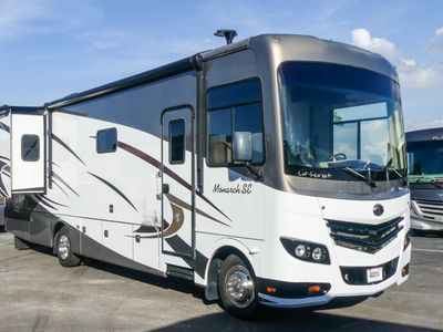 2014 MONACO 33SFD — front three-quarter view