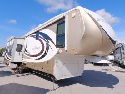 2012 HEARTLAND 3455 RL — front three-quarter view