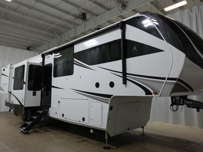 2026 GRAND DESIGN 390RK — front three-quarter view