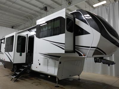 2026 GRAND DESIGN 380FL — front three-quarter view