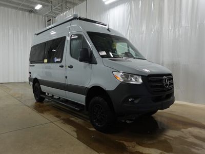 2026 THOR 19M — front three-quarter view
