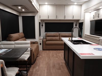2026 Grand Design Solitude - Photo 4