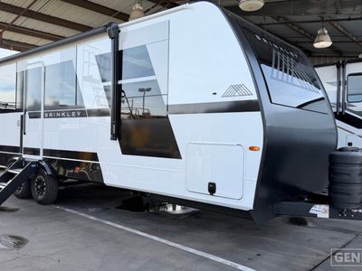 2025 BRINKLEY 275 — front three-quarter view
