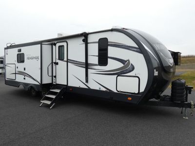 2018 FOREST RIVER 272RL — front three-quarter view