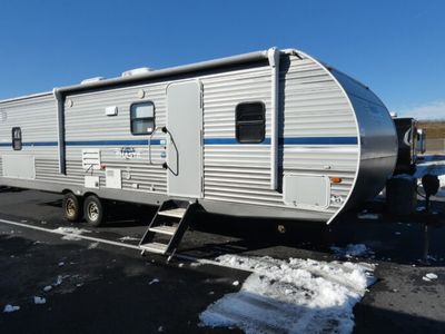 2021 SHASTA RVs 30QB — front three-quarter view