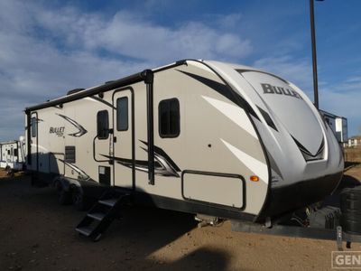 2020 KEYSTONE 290BHS — front three-quarter view