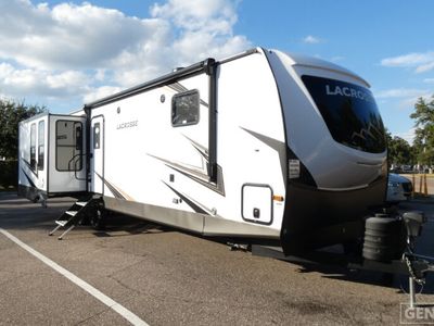 2025 PRIME TIME 3411RK-3SL — front three-quarter view
