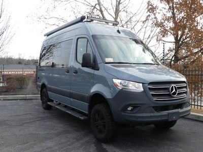 2023 THOR 19P — front three-quarter view