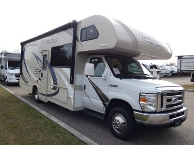 2018 THOR 26HE — front three-quarter view