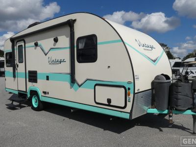 2019 GULFSTREAM 19ERD — front three-quarter view