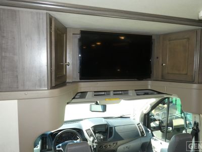 2018 Winnebago FUSE - Photo 13
