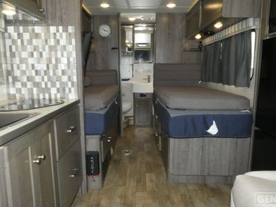 2018 Winnebago FUSE - Photo 6