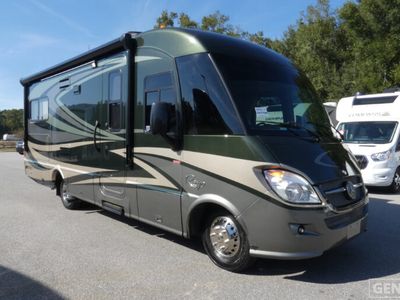 2015 WINNEBAGO 25T — front three-quarter view