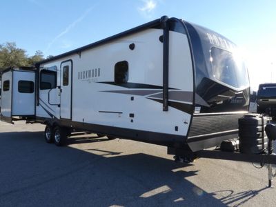 2024 FOREST RIVER 2908RL — front three-quarter view