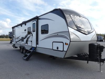 2020 KEYSTONE 29BHS — front three-quarter view